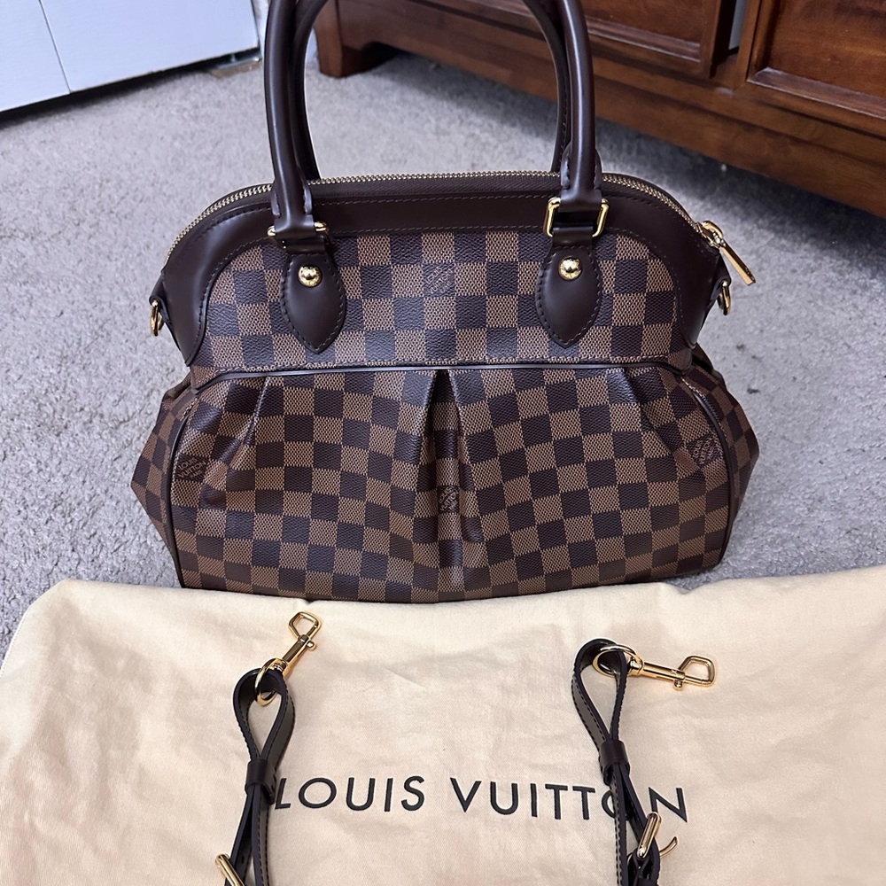 ❤️ SOLD! Louis Vuitton Trevi PM - Pristine Condition! ❤️
